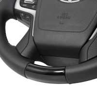 Руль в стиле рестайлинг II для Toyota Land Cruiser 200 2007-2021 с анатомией, черный лак, с подогревом